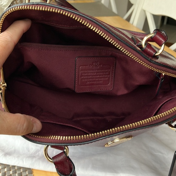 Coach burgundy handbag like new - Picture 4 of 8